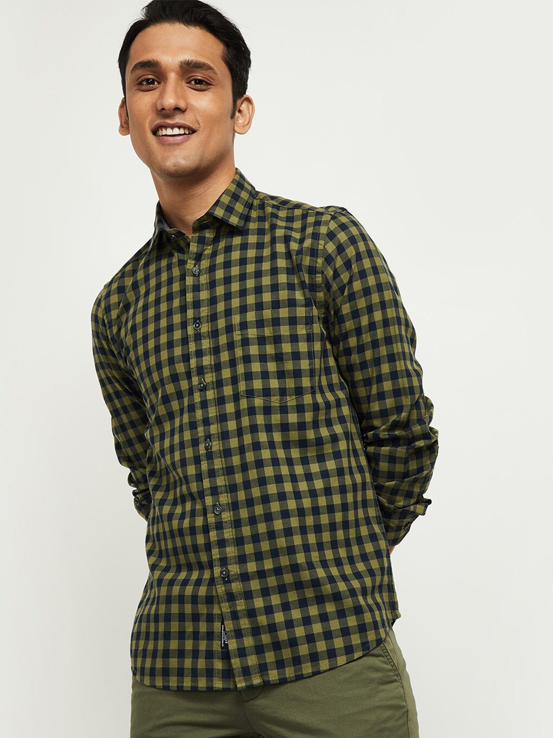 

max Men Olive Green Opaque Checked Casual Shirt