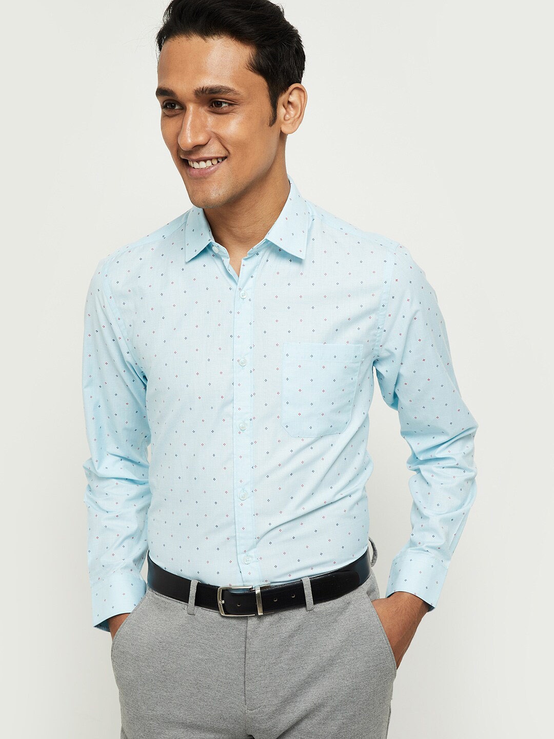 

max Men Blue Opaque Micro Ditsy Printed Casual Shirt