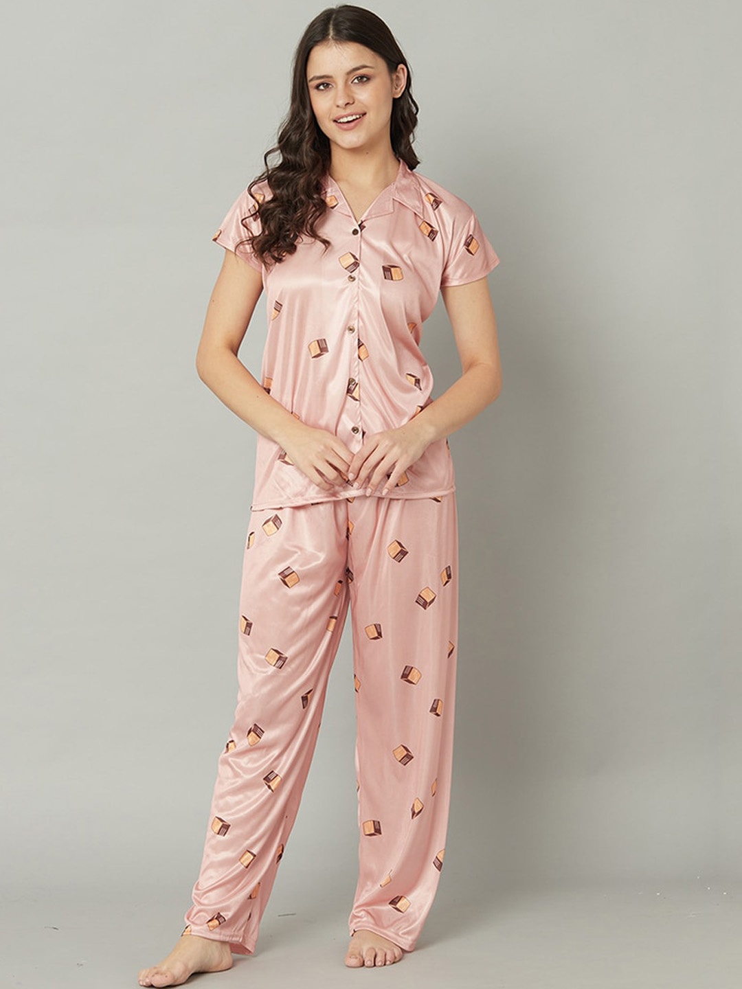 

TRUNDZ Women Peach-Coloured & Cream-Coloured Printed Night suit