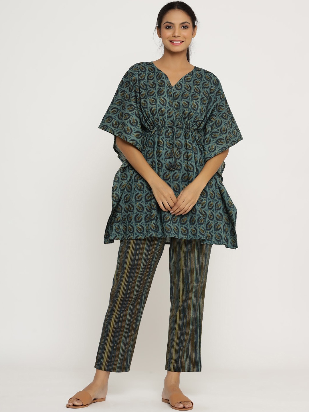 

JISORA Women Green & Blue Printed Pure Cotton Night Suit