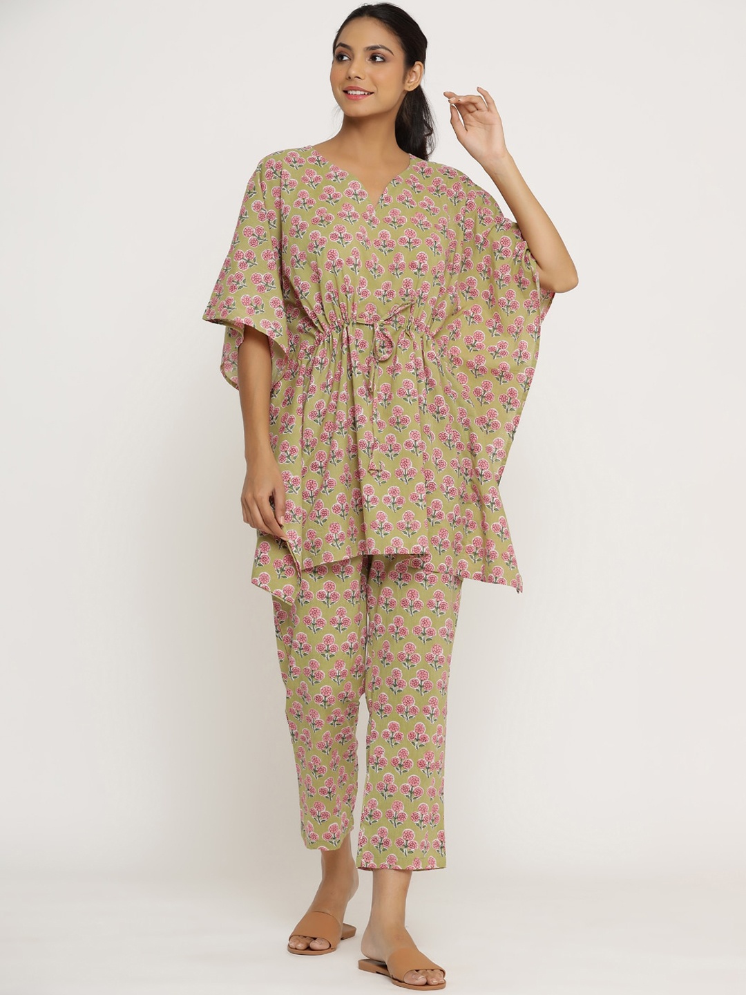 

JISORA Women Green Floral Printed Pure Cotton Night Suit