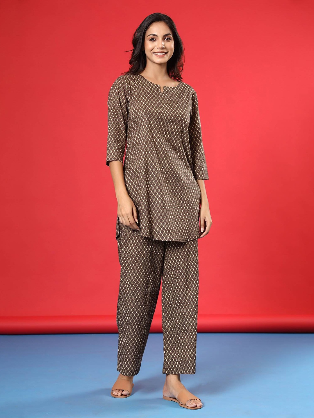 

JISORA Women Brown & White Printed Pure Cotton Night suit
