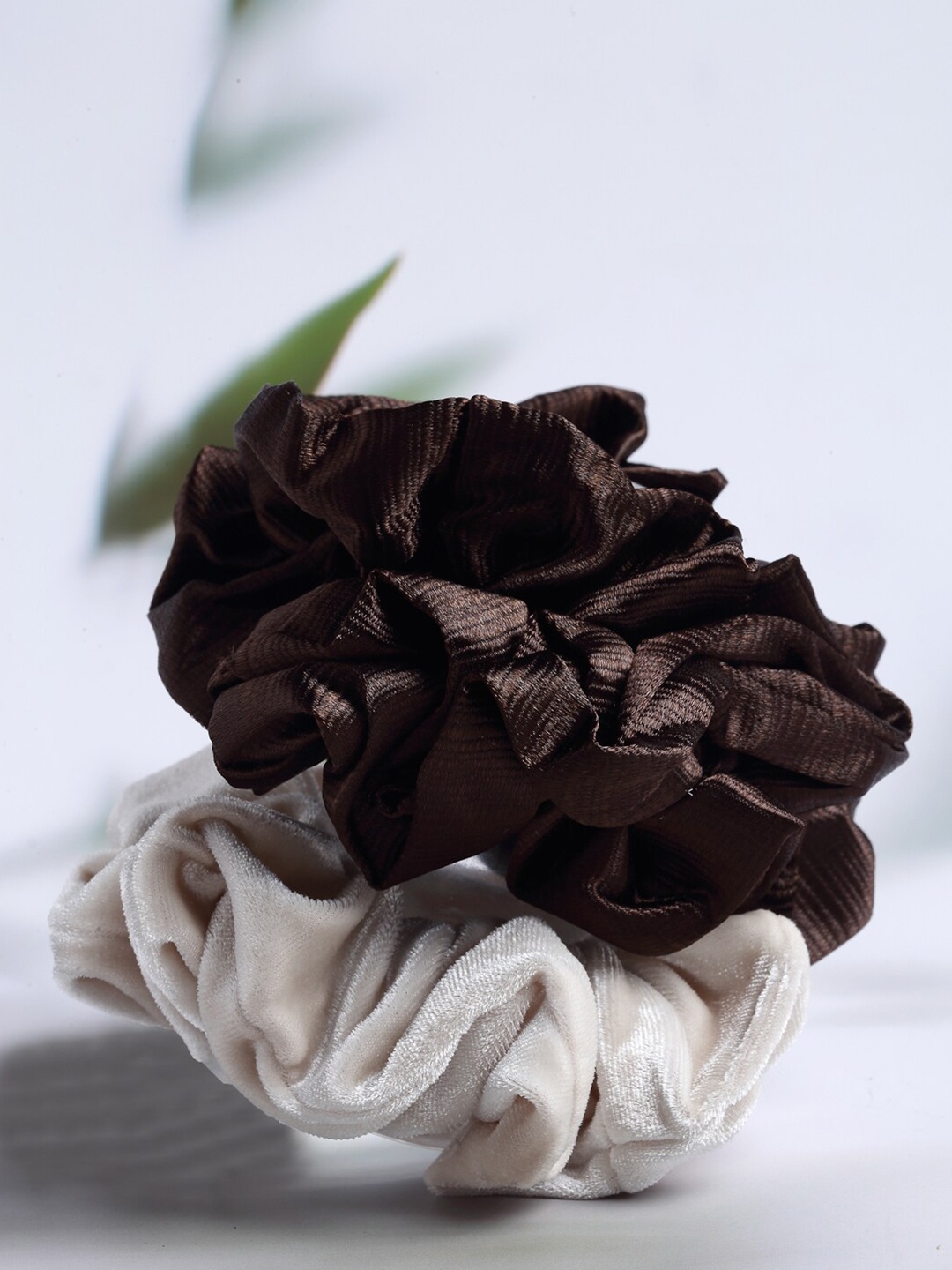 

VOGUE PANASH Set of 2 Ponytail Women Brown & Cream-Coloured Solid Ponytail Holders