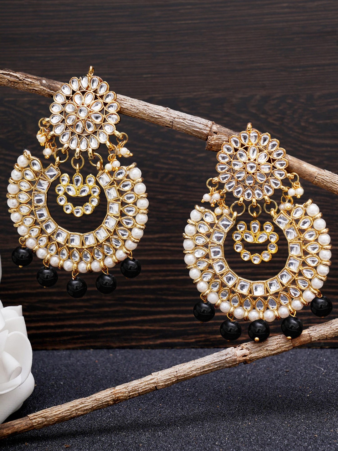 

KARATCART Black Classic Chandbalis Earrings