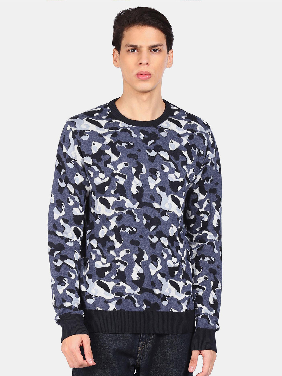 

Ruggers Men Blue & White Printed Pullover