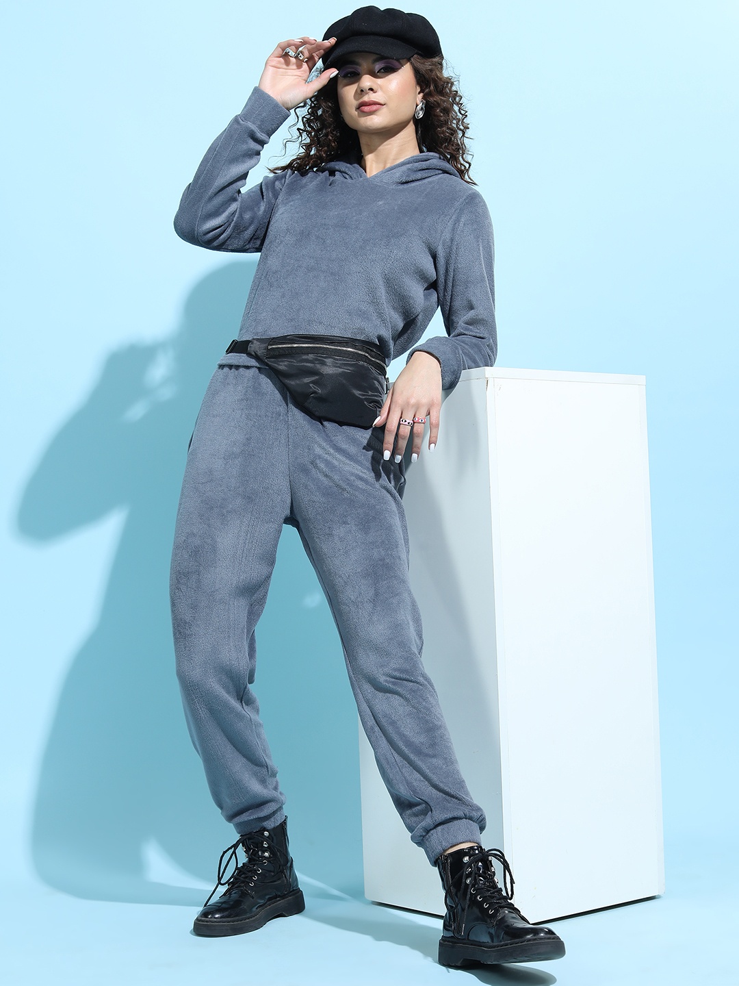 

Tokyo Talkies Women Grey Solid Joggers