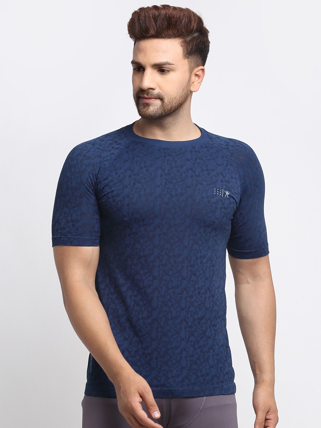 

VENITIAN Men Navy Blue Printed Slim Fit T-shirt
