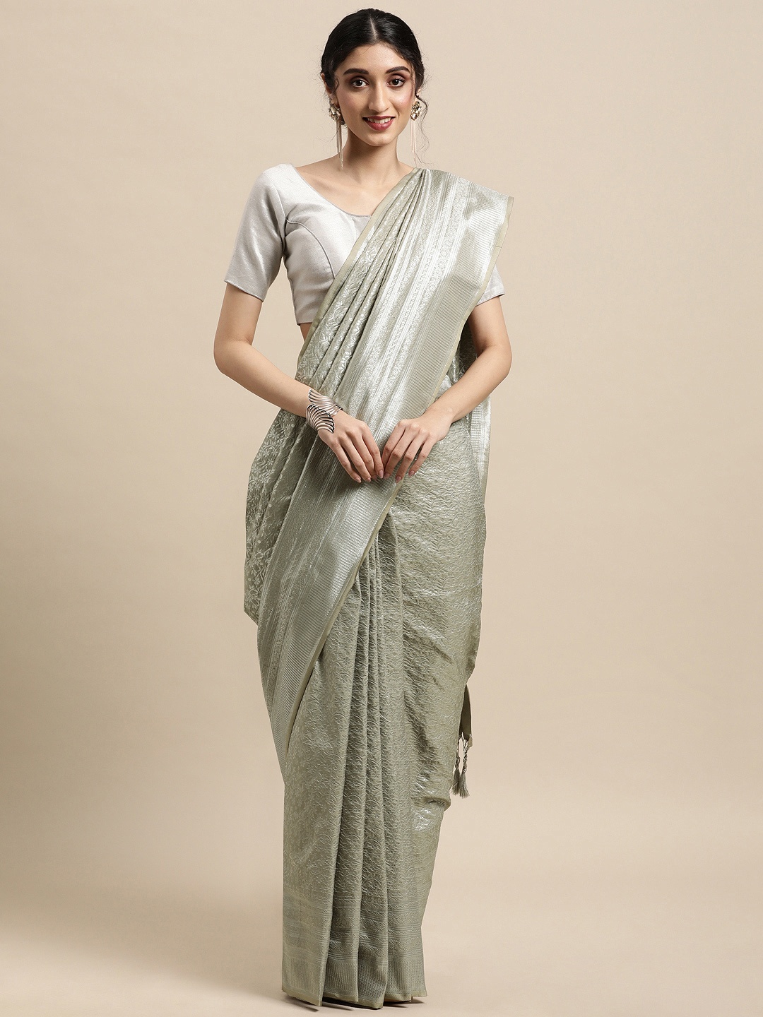 

VASTRANAND Grey & Silver-Toned Woven Design Zari Silk Blend Kanjeevaram Saree