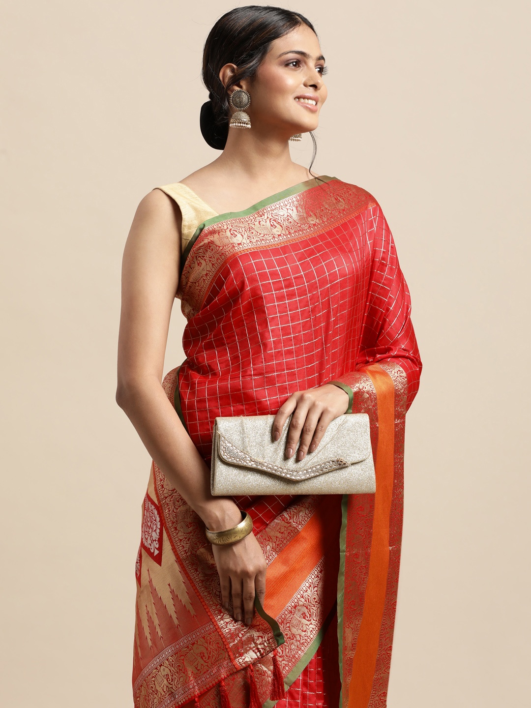 

VASTRANAND Red & Gold-Toned Checked Zari Silk Blend Banarasi Saree