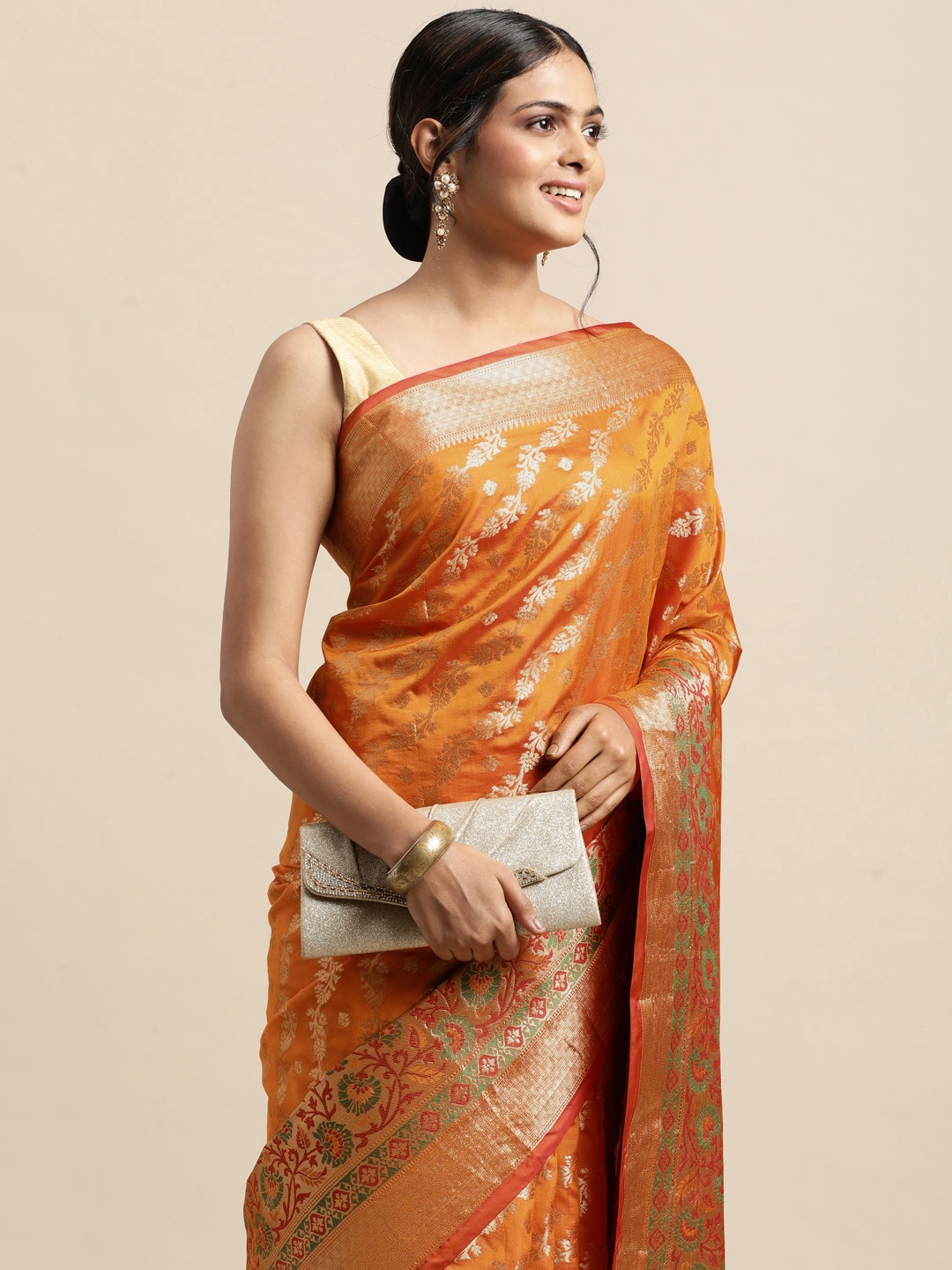 

VASTRANAND Yellow & Gold-Toned Woven Design Zari Silk Blend Kanjeevaram Saree