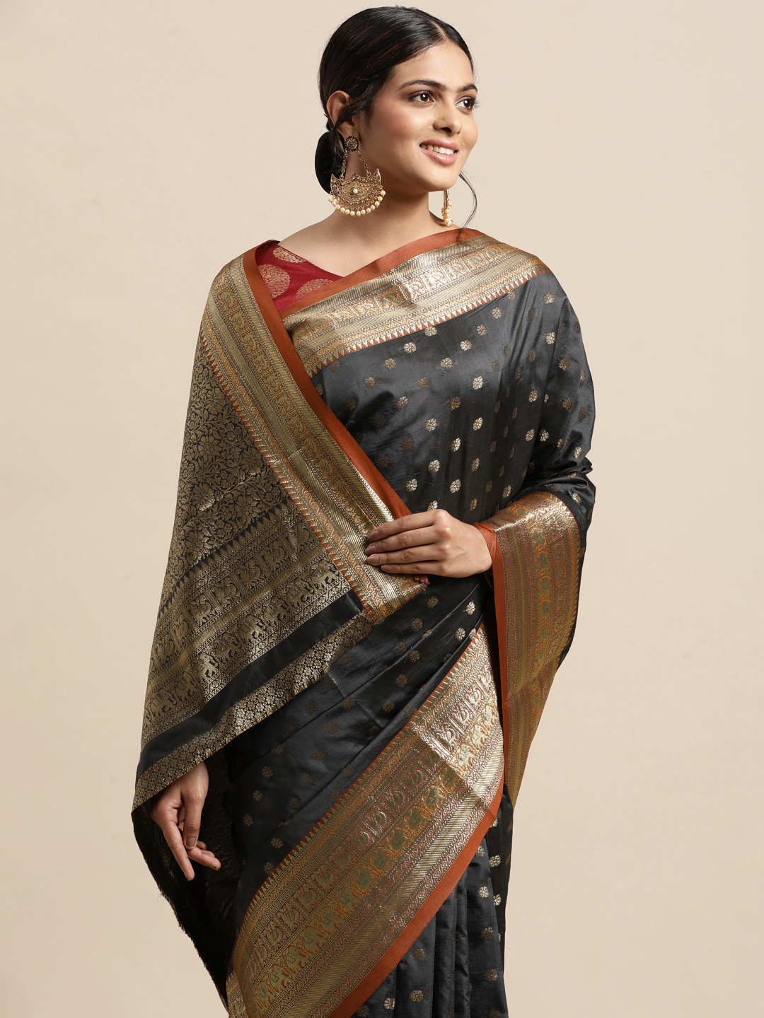 

VASTRANAND Grey & Gold-Toned Ethnic Motifs Zari Silk Blend Kanjeevaram Saree