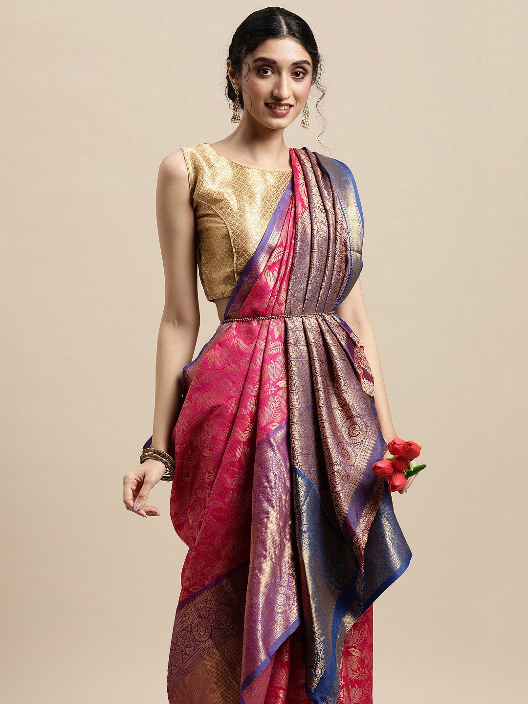 

VASTRANAND Pink & Gold-Toned Woven Design Zari Silk Blend Kanjeevaram Saree