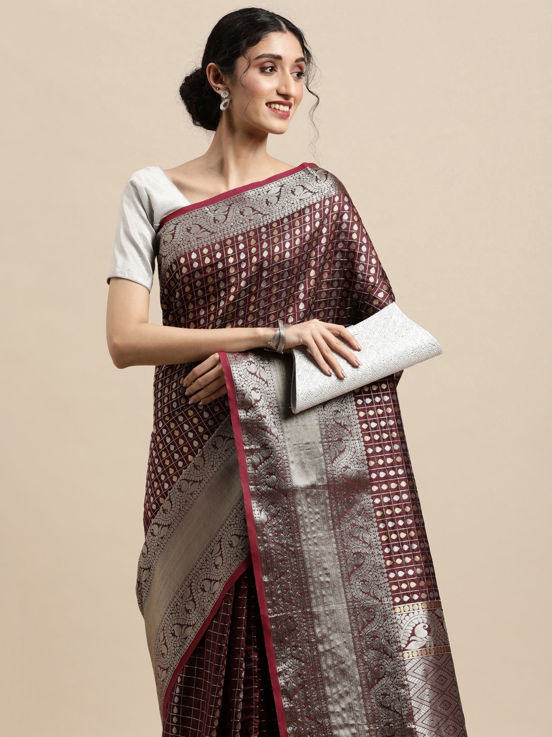 

VASTRANAND Brown & Silver-Toned Zari Silk Blend Banarasi Saree