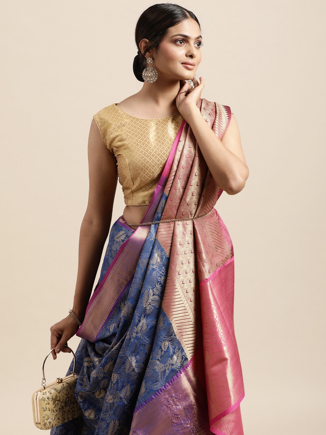 

VASTRANAND Blue & Gold-Toned Woven Design Zari Silk Blend Kanjeevaram Saree
