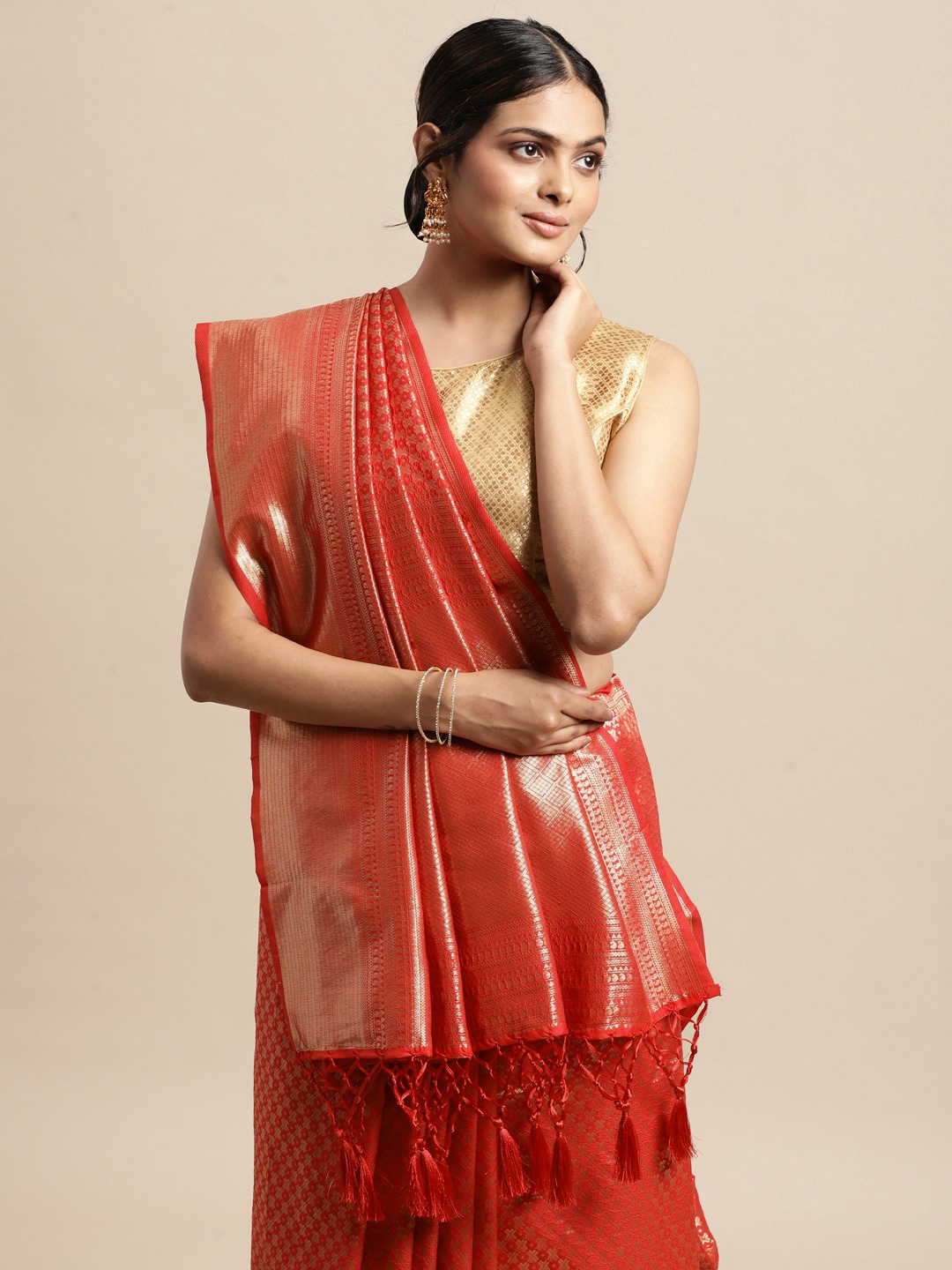 

VASTRANAND Red & Gold-Toned Woven Design Zari Silk Blend Banarasi Saree