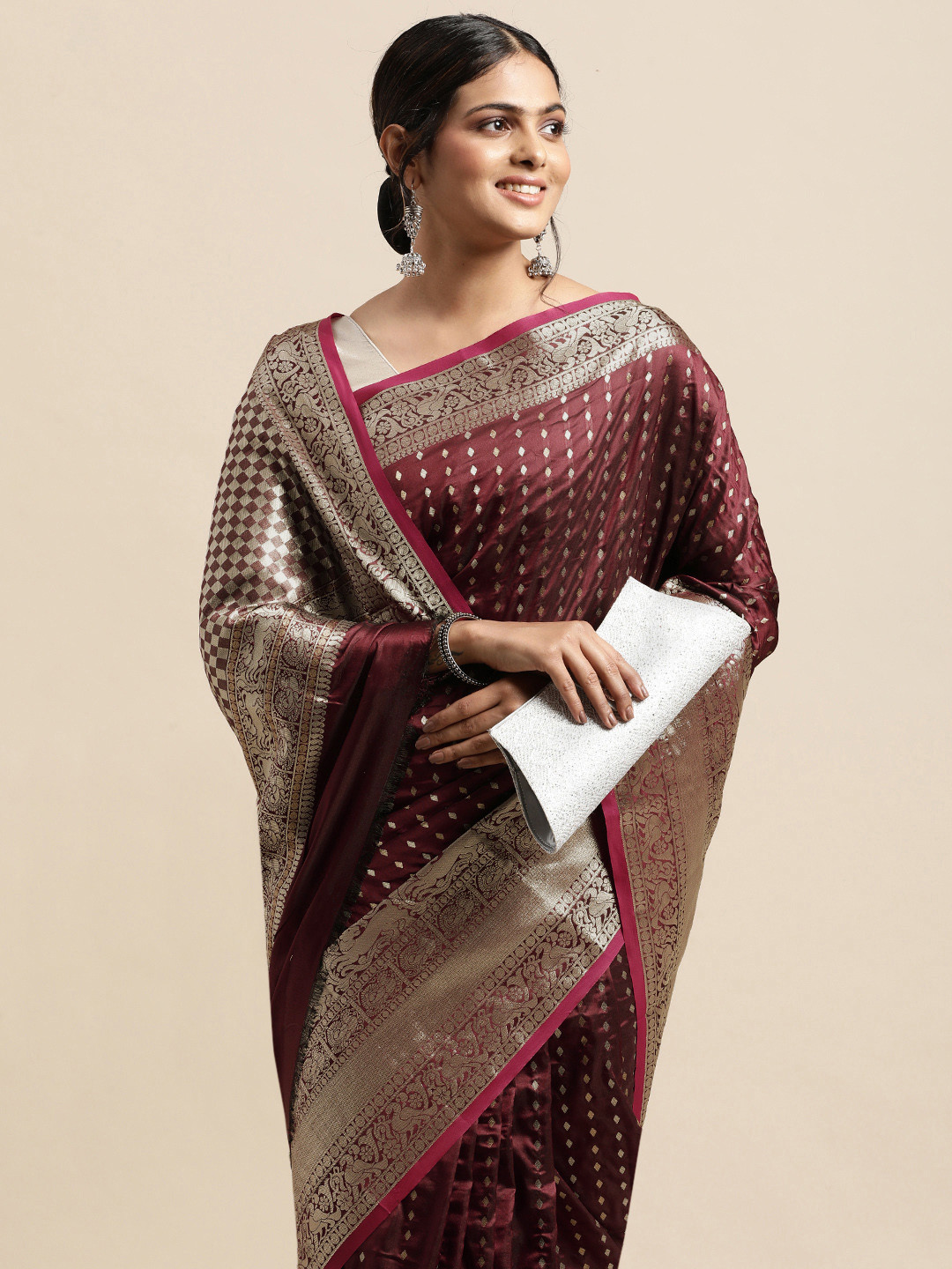 

VASTRANAND Brown & Silver-Toned Zari Silk Blend Banarasi Saree