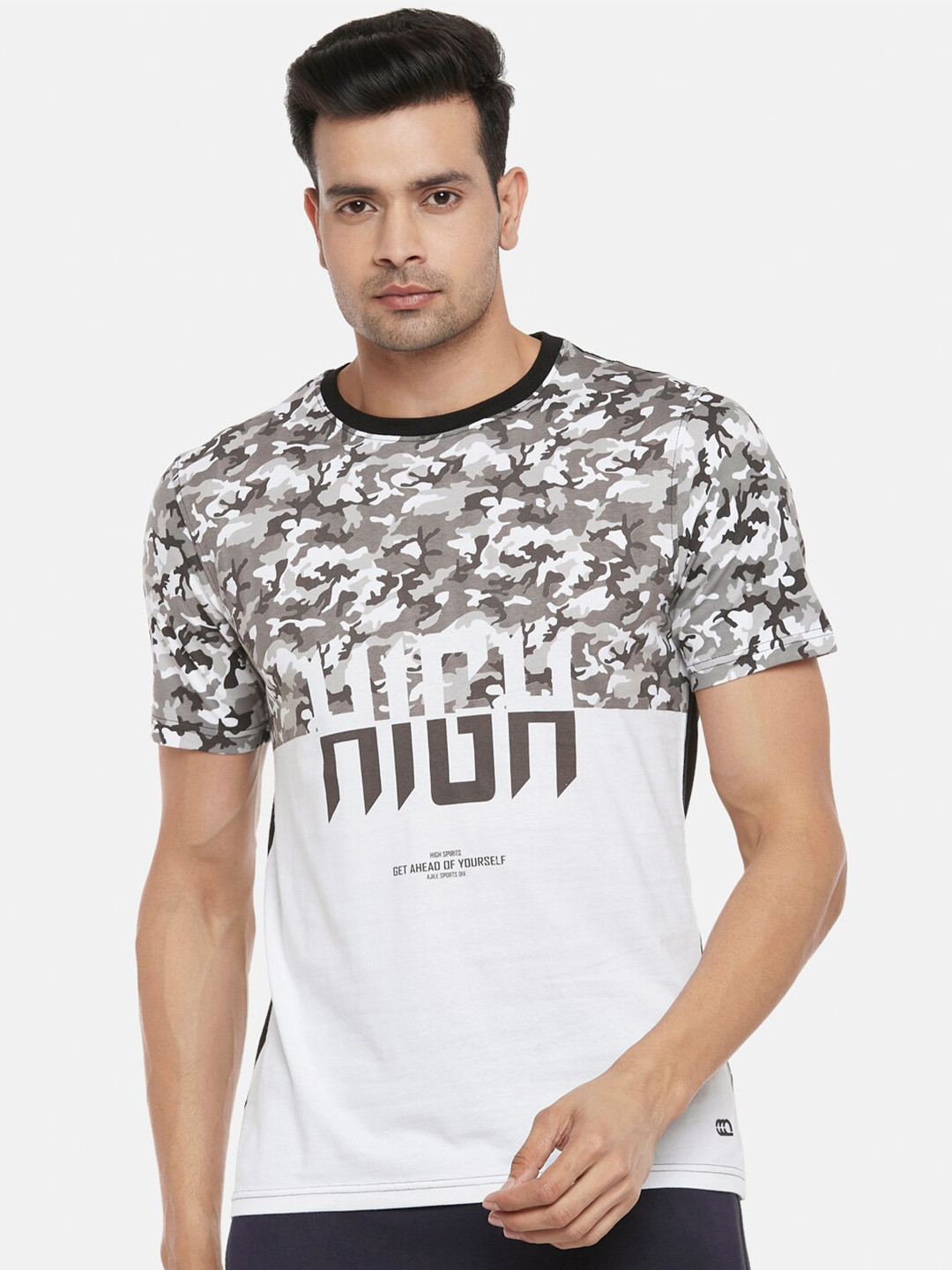 

Ajile by Pantaloons Men White & Black Typography Printed Slim Fit T-shirt