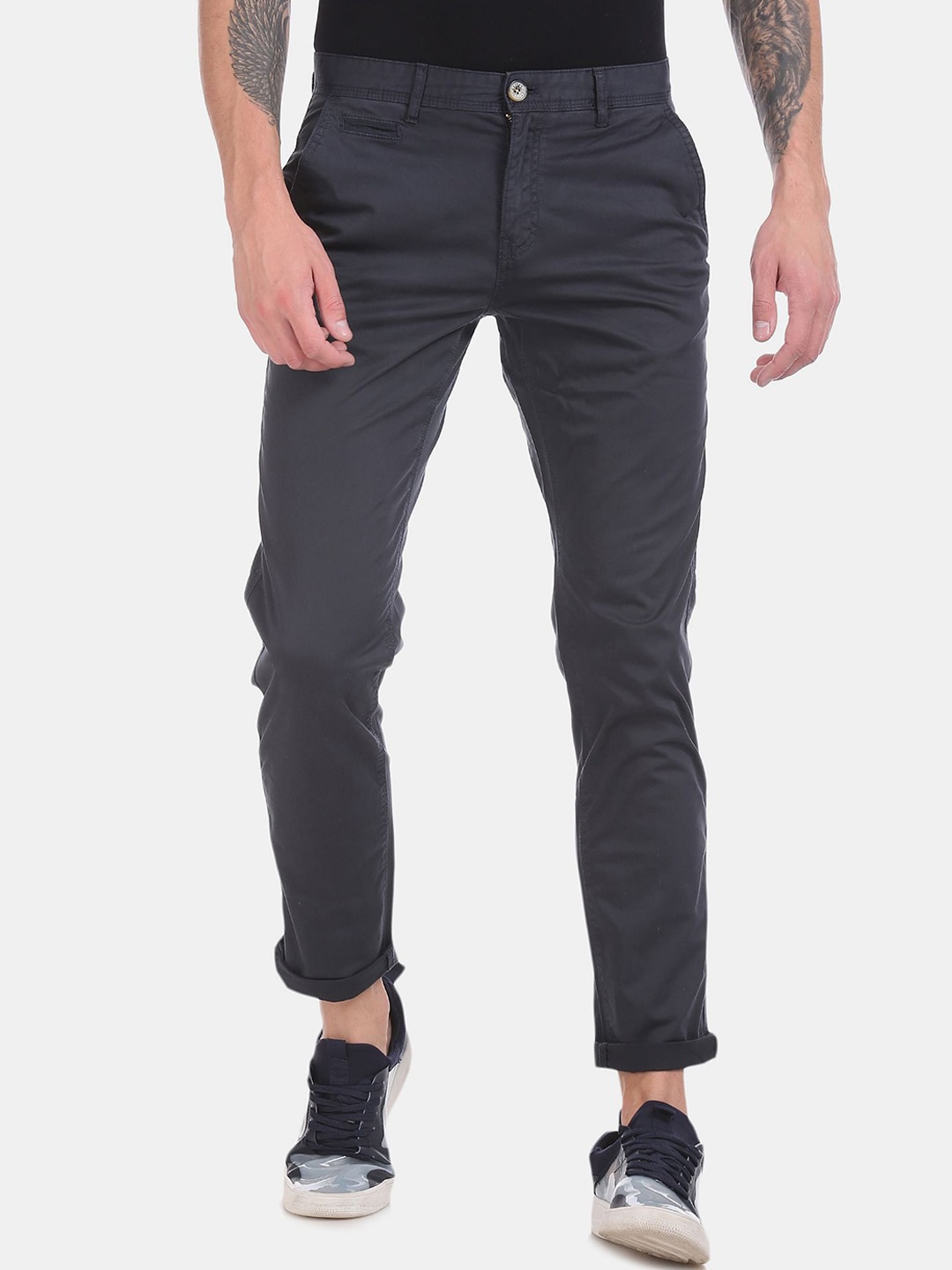 

RUF & TUF Men Black Slim Fit Chinos Trousers