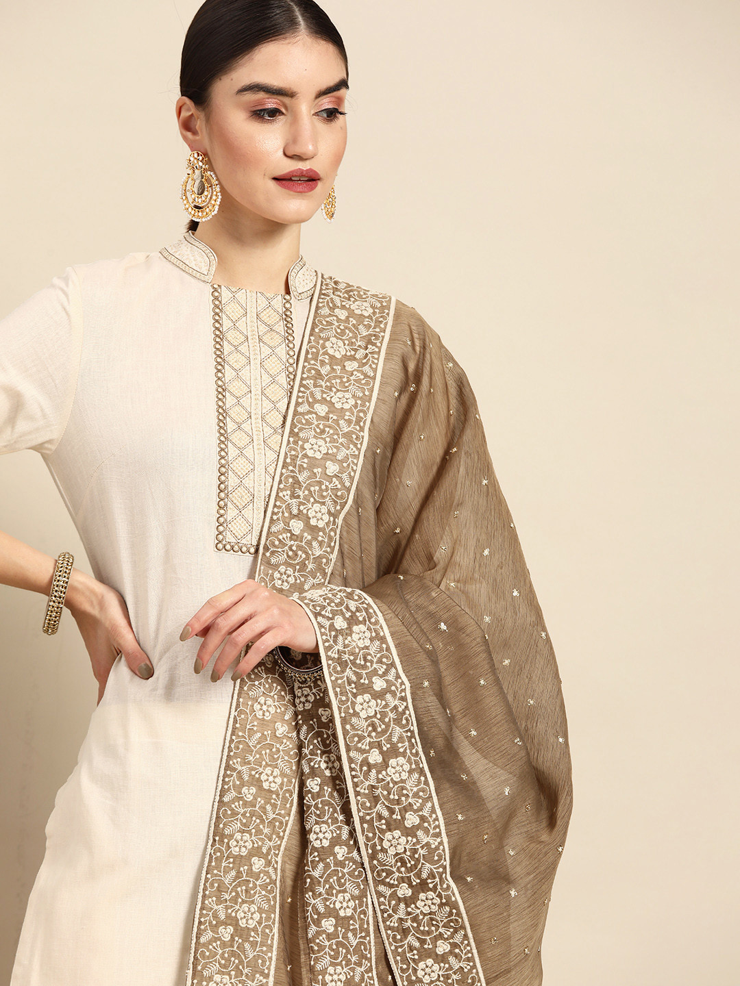 

Anouk Women Cream-Coloured & Beige Ethnic Motifs Yoke Design Kurta Set