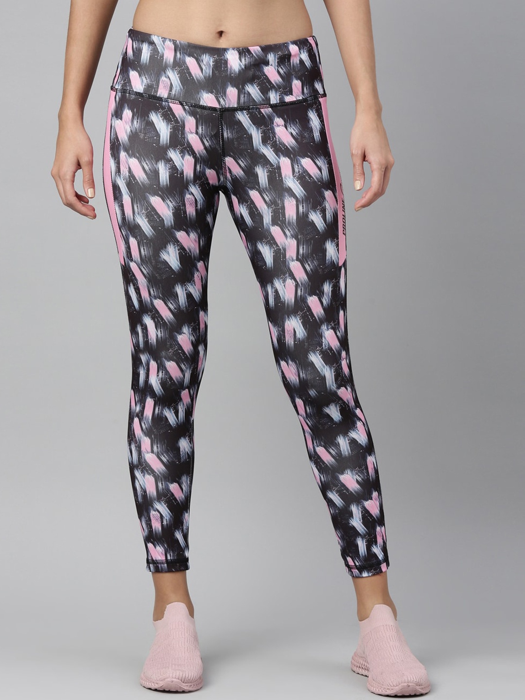 

Proline Women Black & Pink Printed Tights
