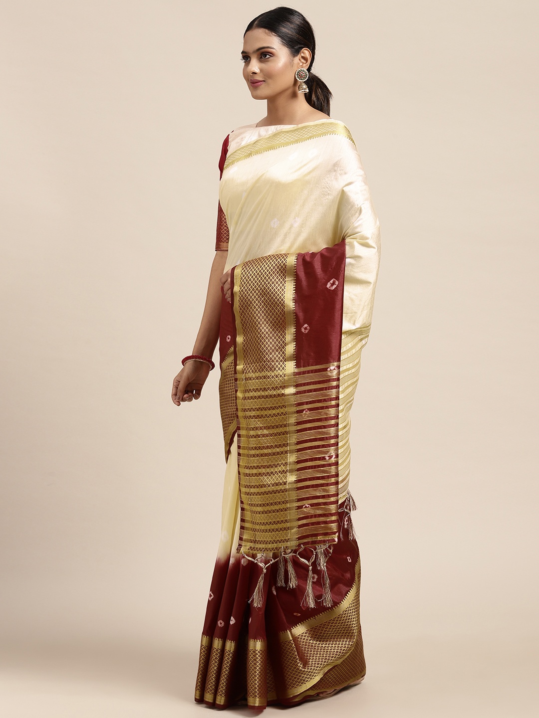 

Mitera Cream-Coloured & Maroon Tie & Dye Bandhani Printed Saree