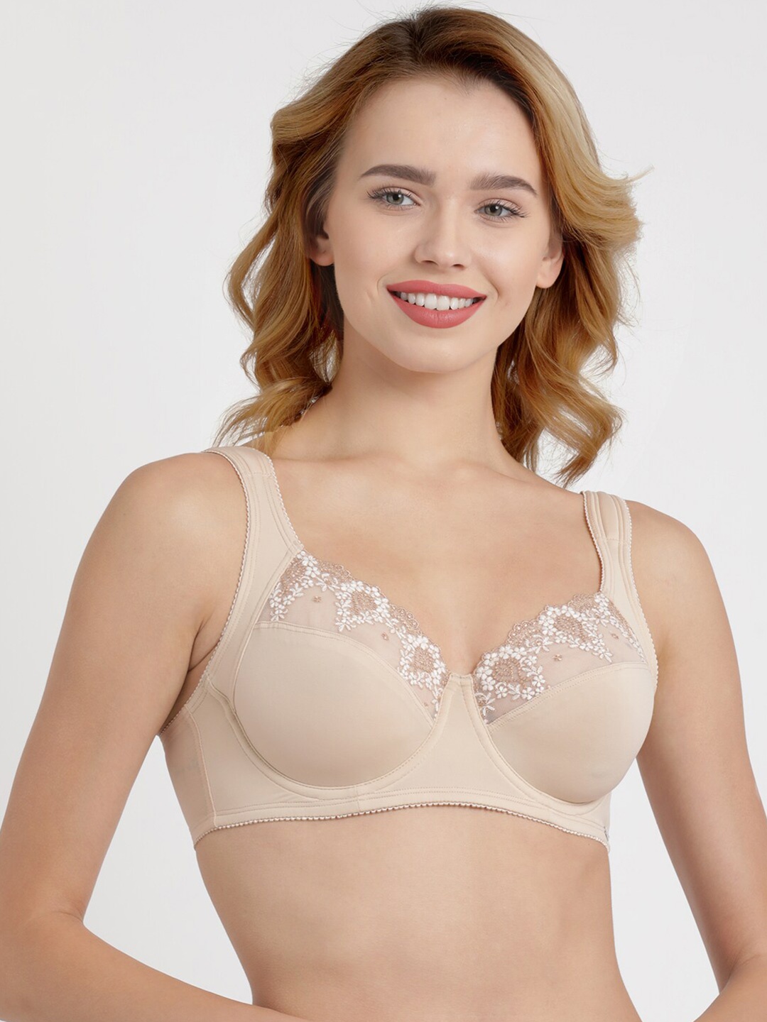 

Enamor Beige Floral Everyday Bra Underwired F087