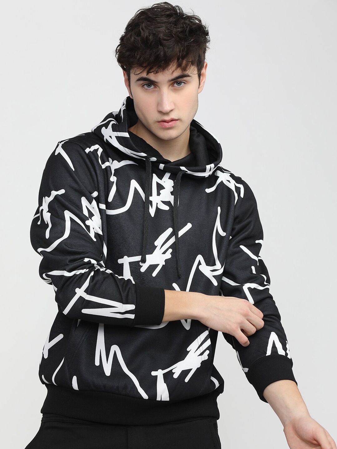 

HIGHLANDER Men Black Printed Hooded Sweatshirt