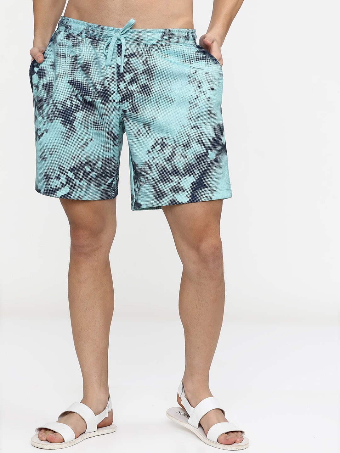 

HIGHLANDER Men Blue Dyed Regular Shorts