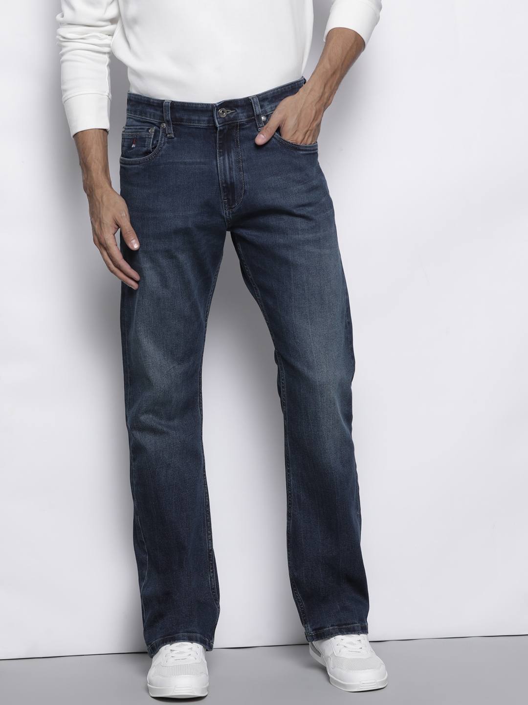 

Nautica Men Navy Blue Bootcut Light Fade Stretchable Jeans