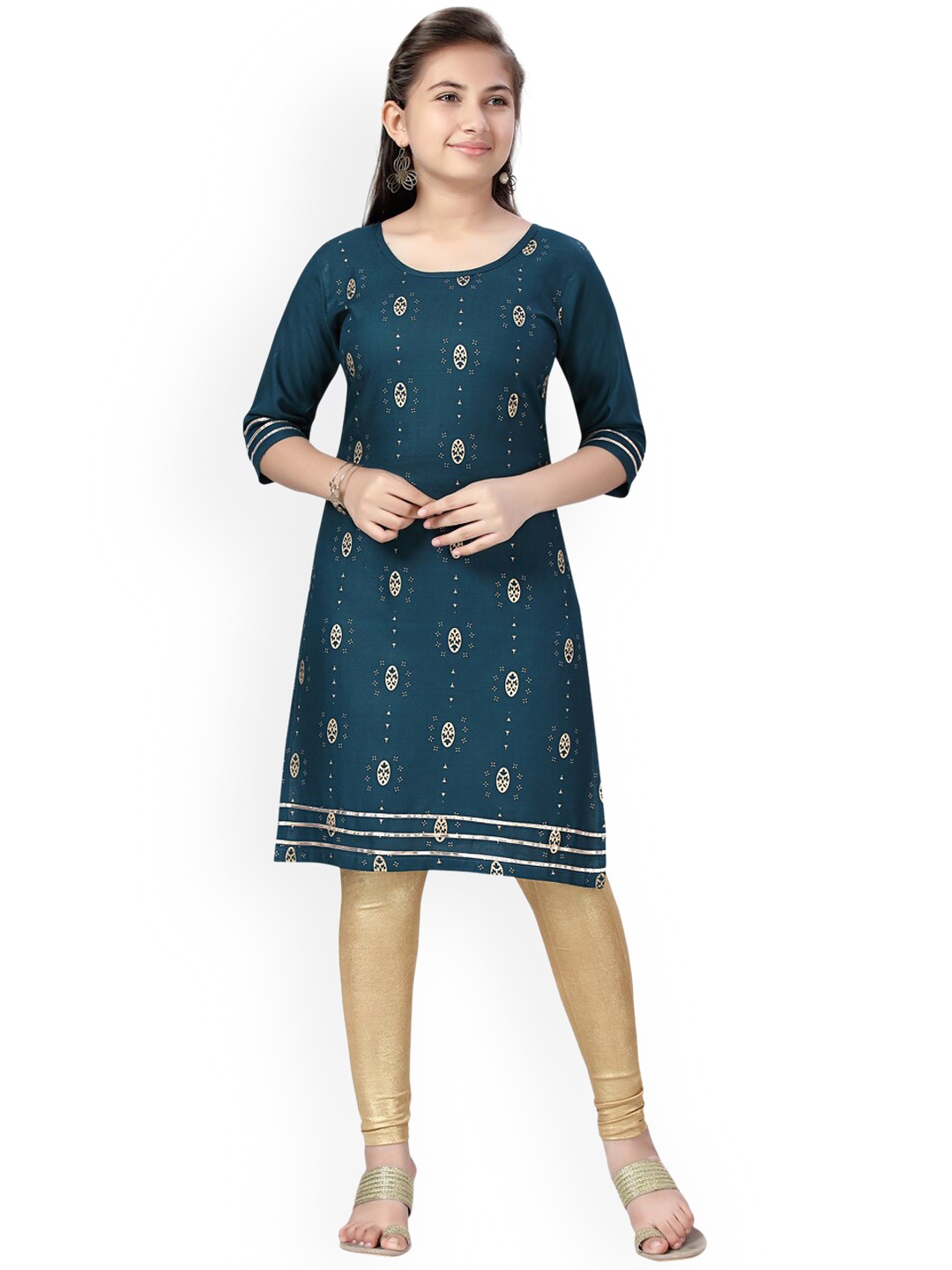 

Aarika Girls Green Ethnic Motifs Printed Gotta Patti Kurta