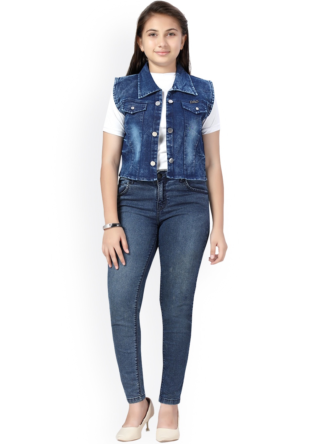 

Aarika Girls Blue Cotton Washed Denim Jacket