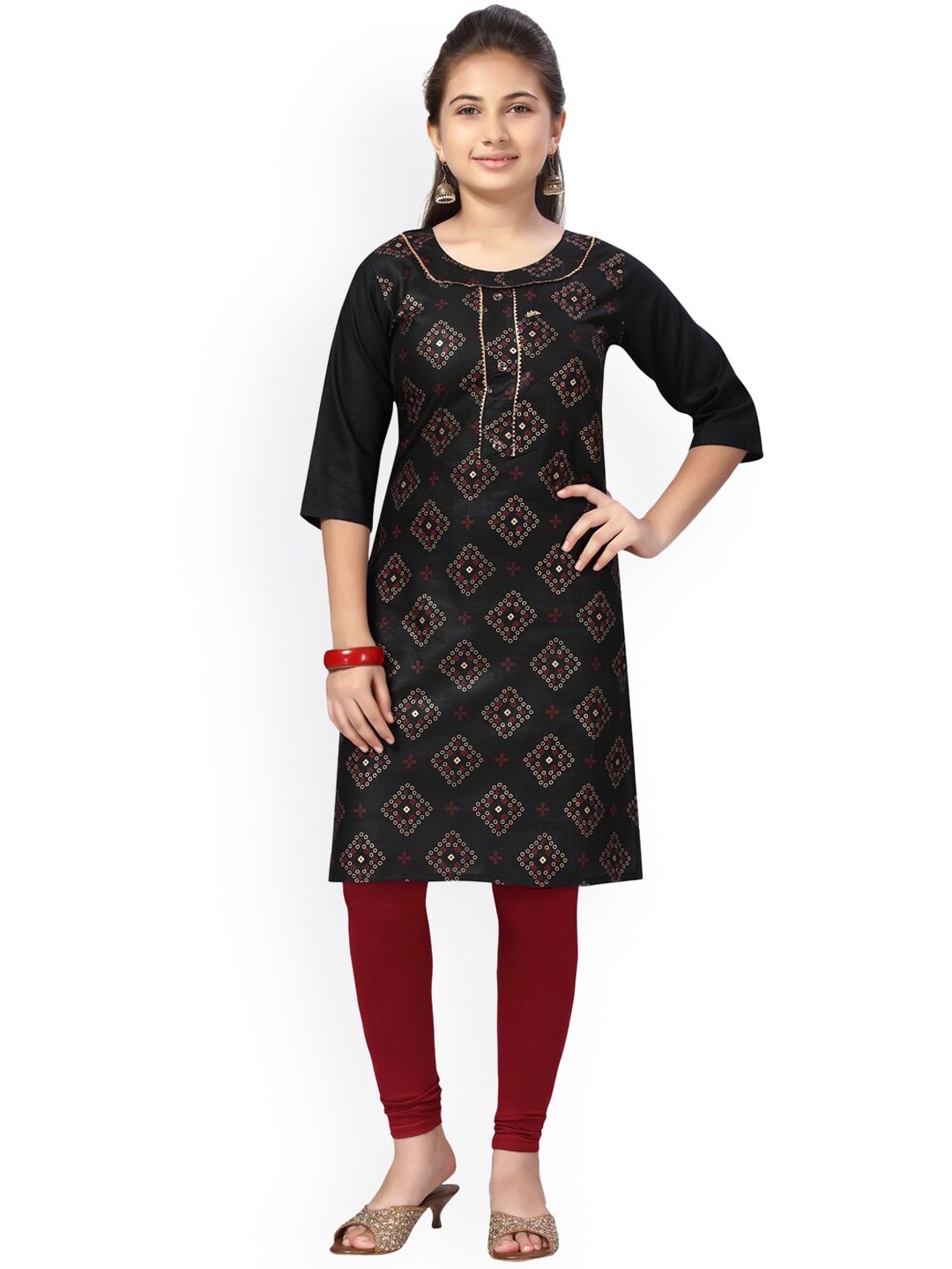 

Aarika Girls Black & Red Geometric Printed Kurta
