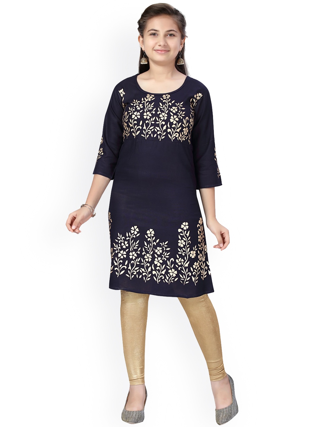 

Aarika Girls Navy Blue Floral Printed Kurta