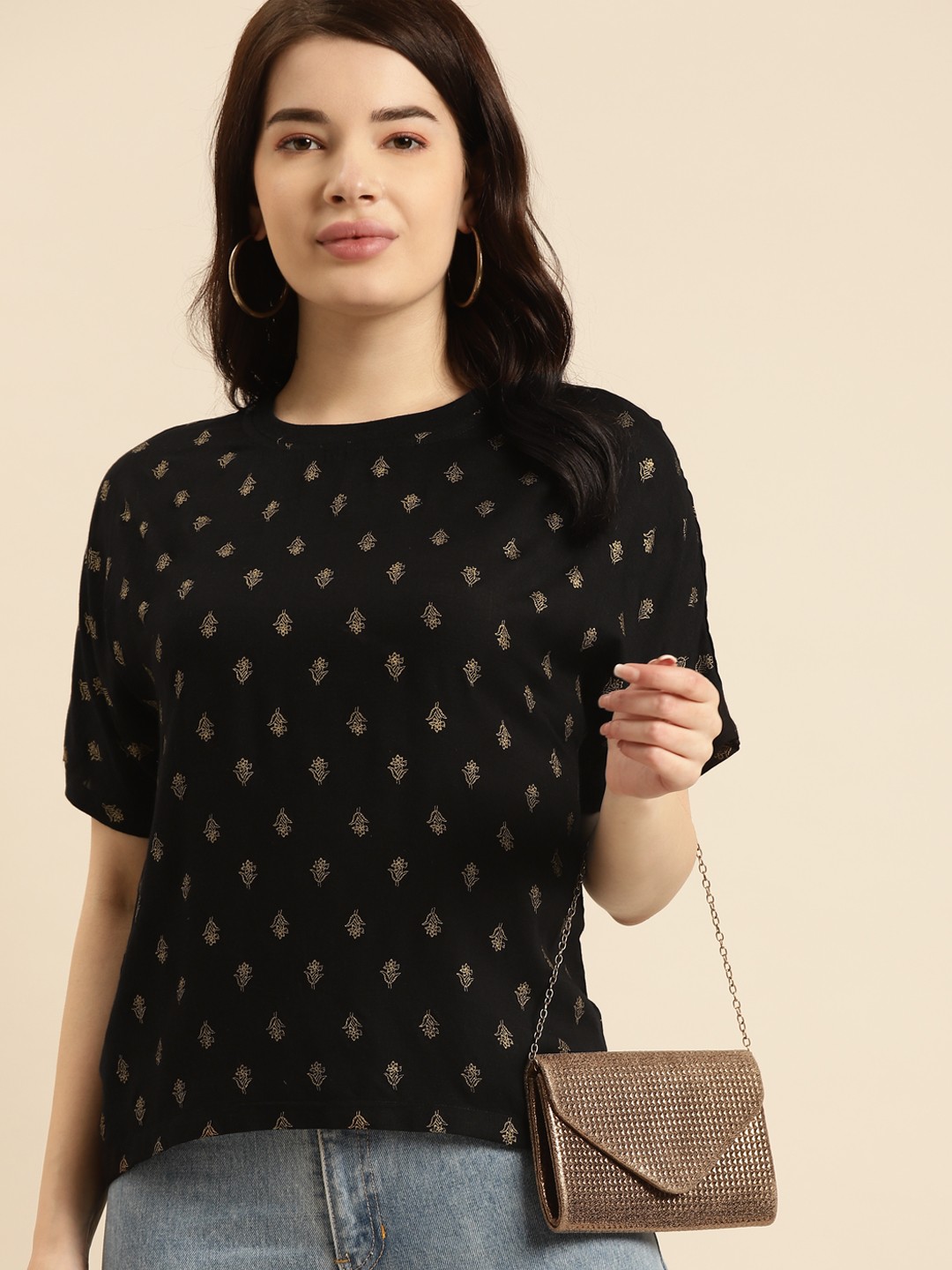 

Prakrti Women Black & Gold-Toned Print Blouson Top