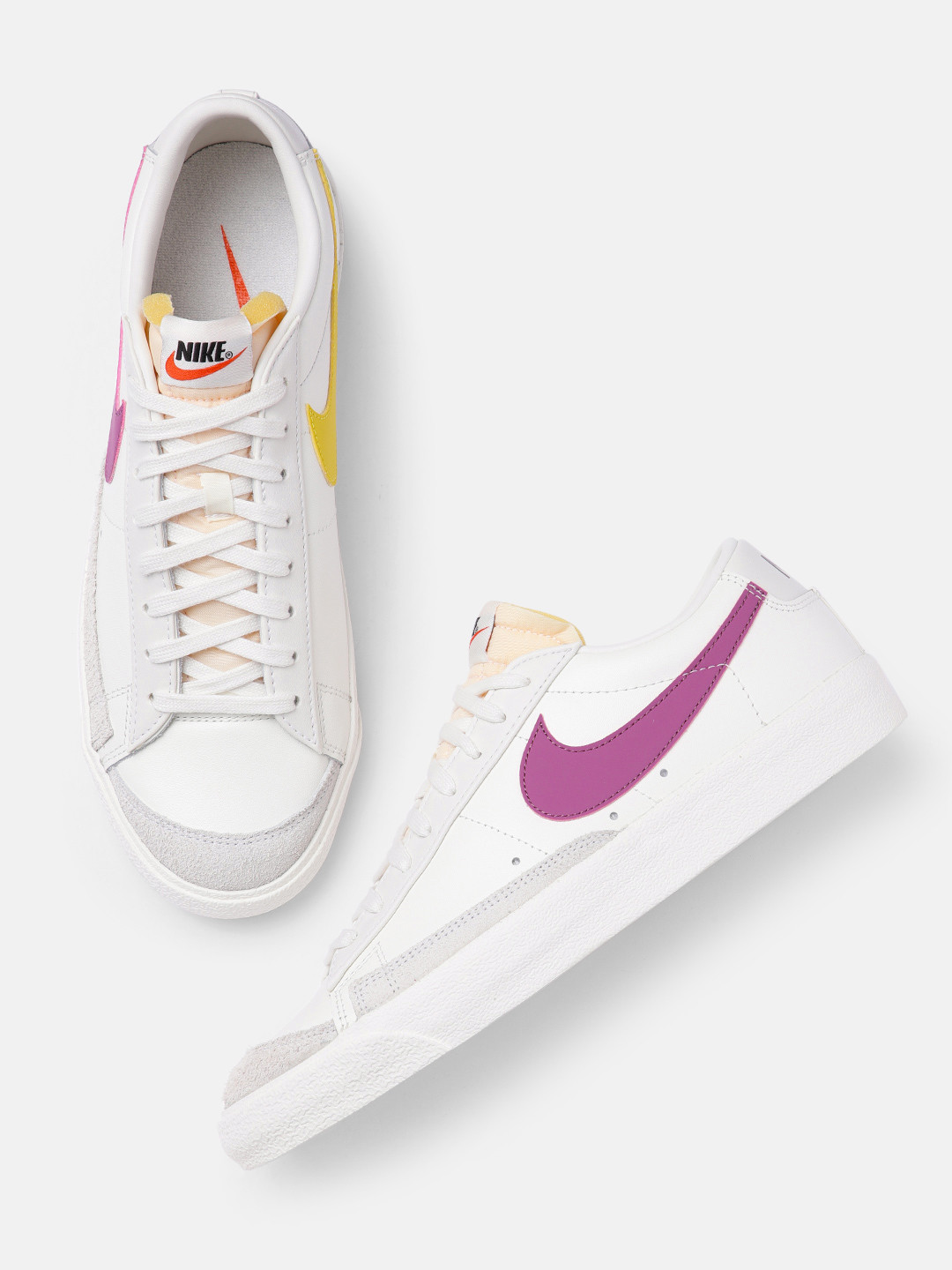 

Nike Men White Blazer Low '77 Vintage Sneakers