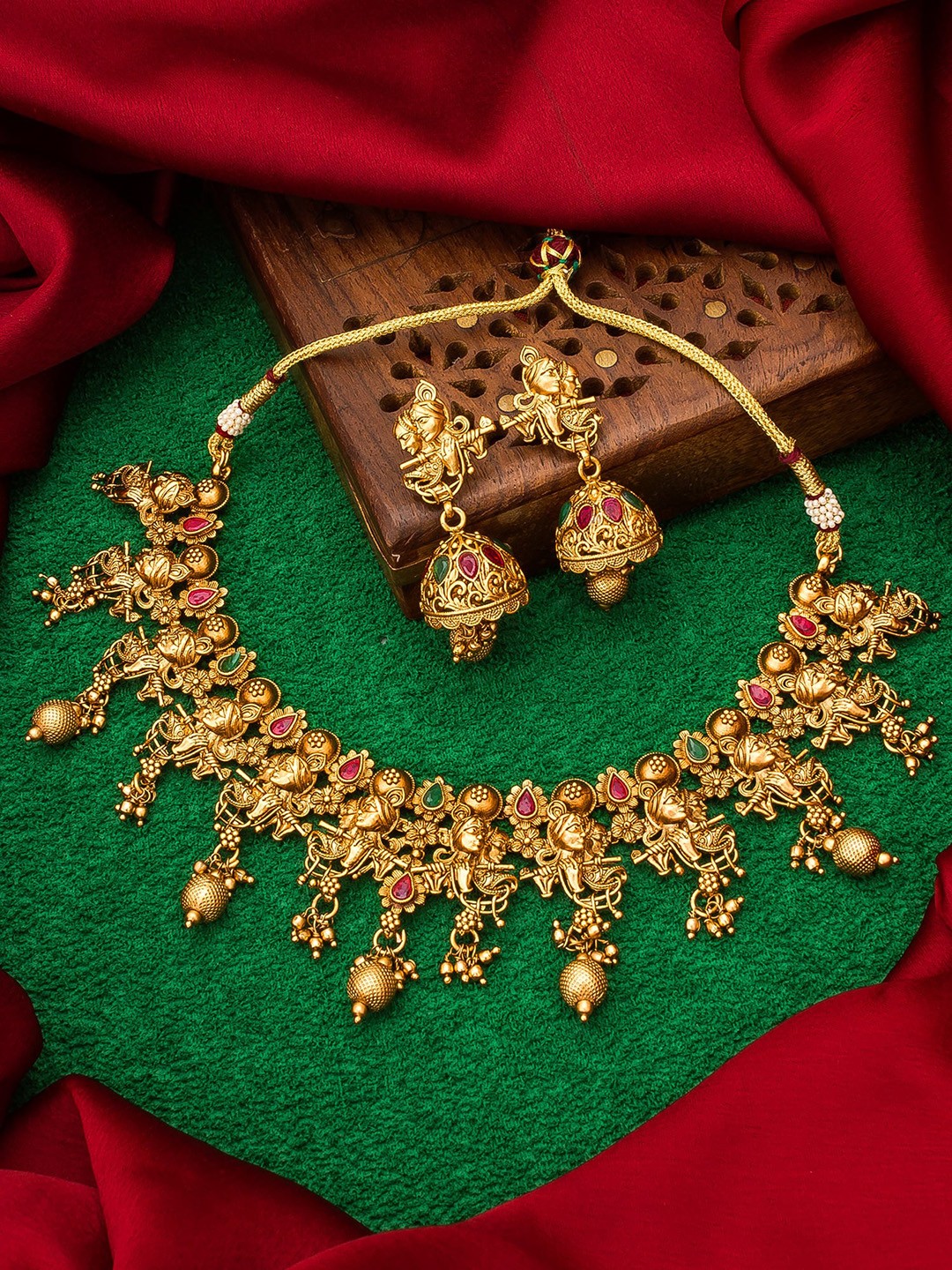 

aadita Woman Gold-Plated Pink & Green Stone Studded Jewellery Set