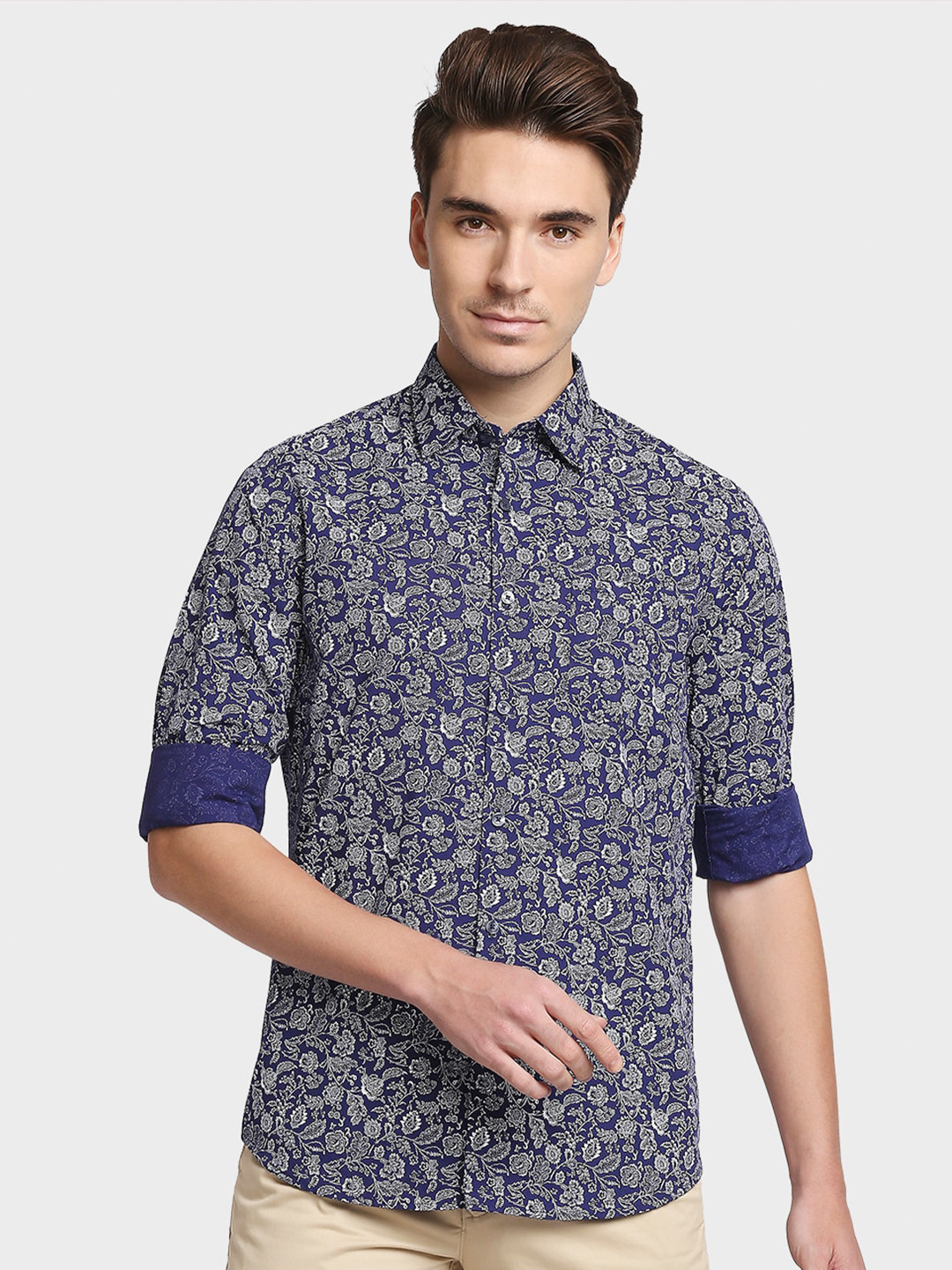 

ColorPlus Men Blue & White Floral Cotton Printed Casual Shirt
