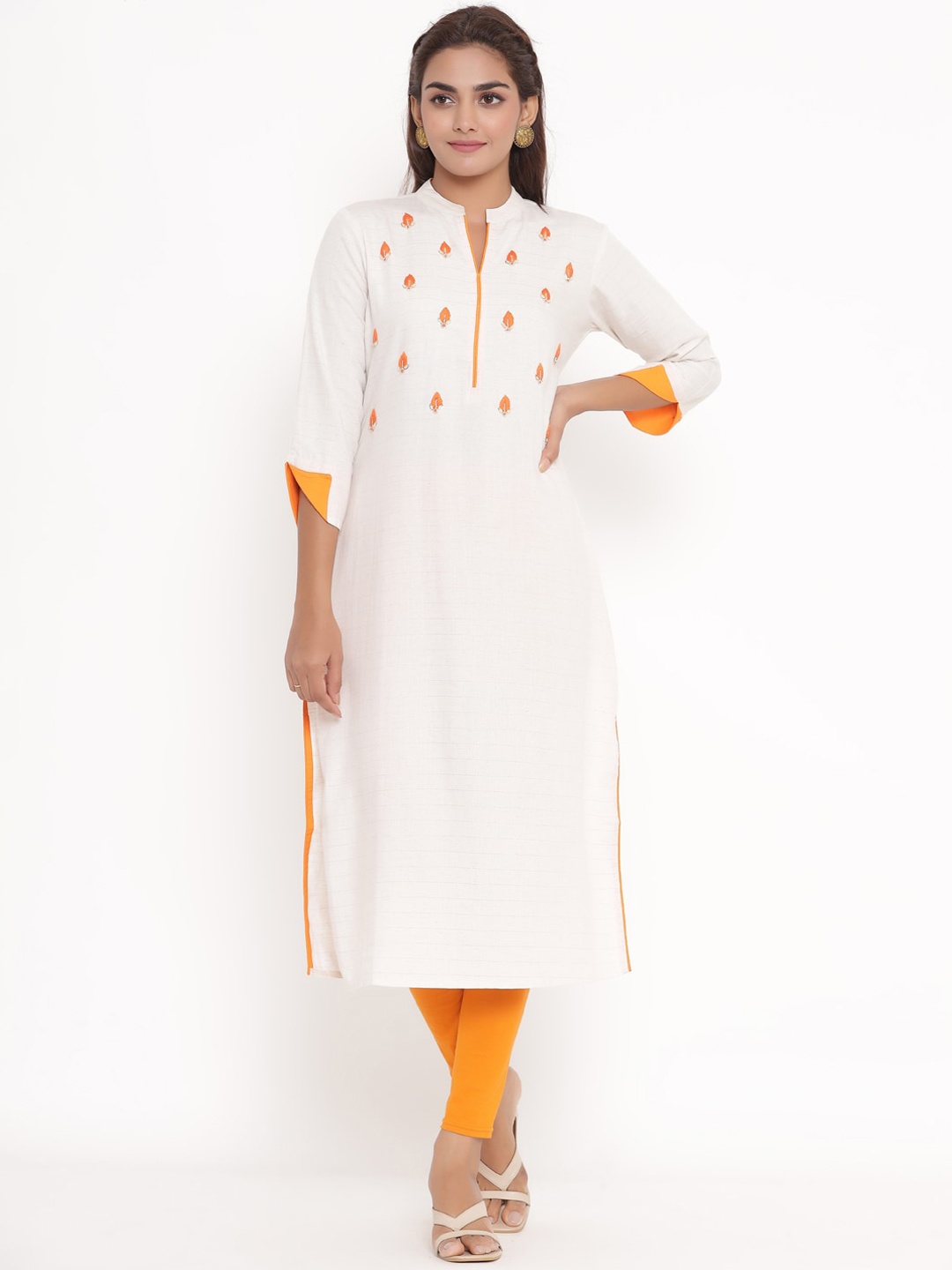 

VEDANA Women Beige Floral Embroidered Kurta