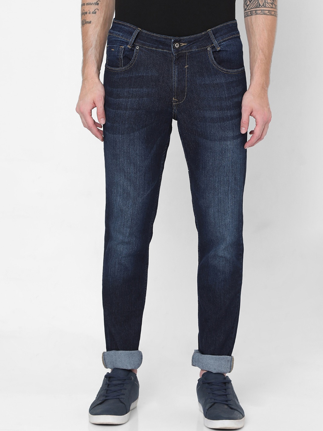

Mufti Men Blue Slim Fit Light Fade Stretchable Jeans