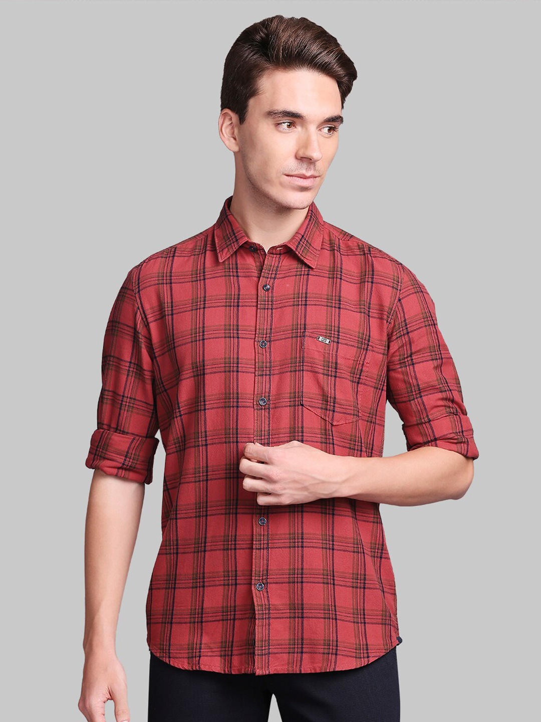 

Parx Men Red & Navy Blue Slim Fit Opaque Checked Cotton Casual Shirt