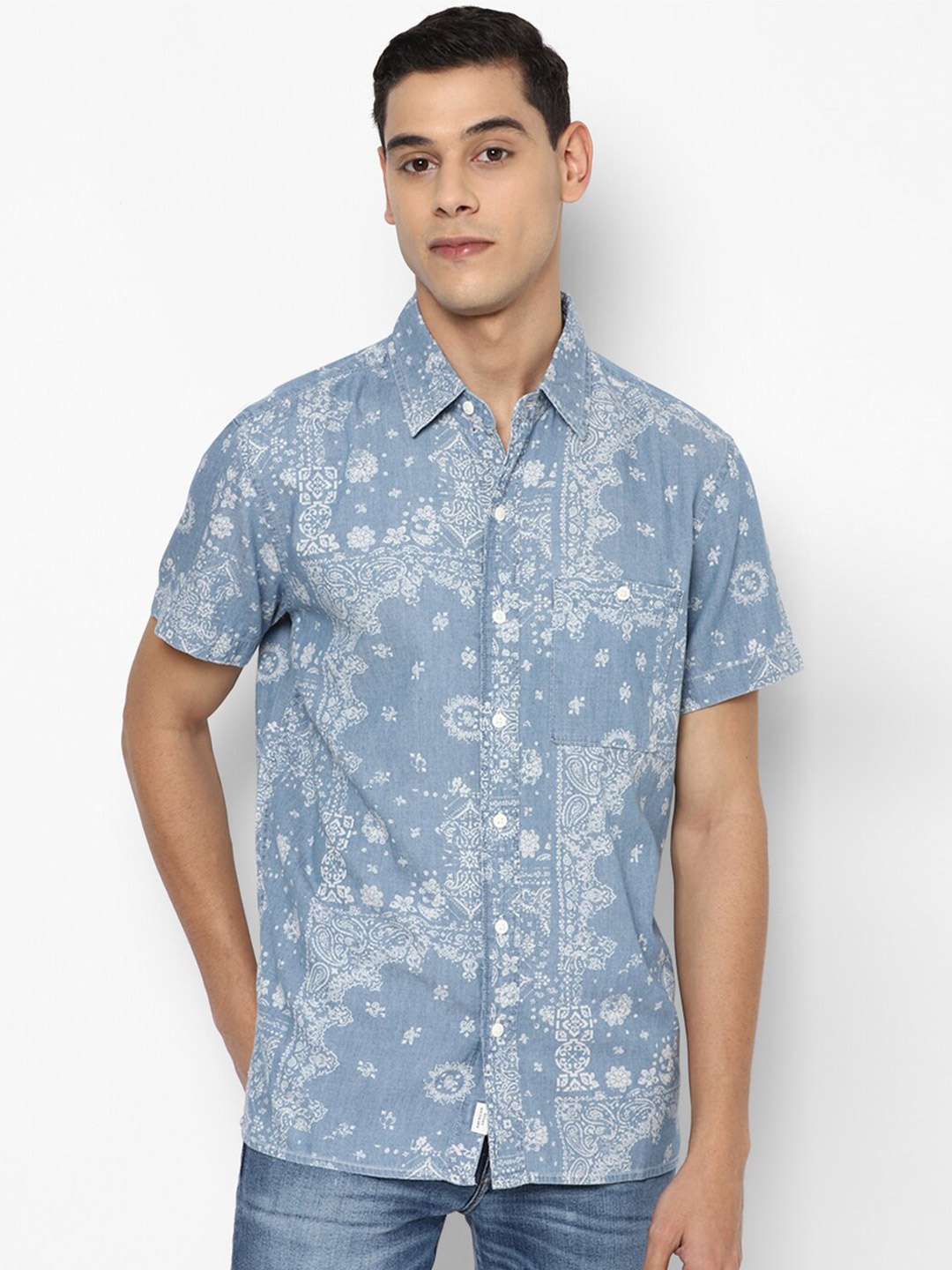 

AMERICAN EAGLE OUTFITTERS Men Blue Ethnic Motifs Printed Cotton Casual Shirt