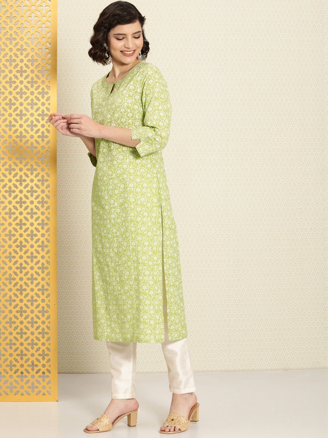 

House of Pataudi Women Green & White Ethnic Motifs Printed Keyhole Neck Rozana Kurta