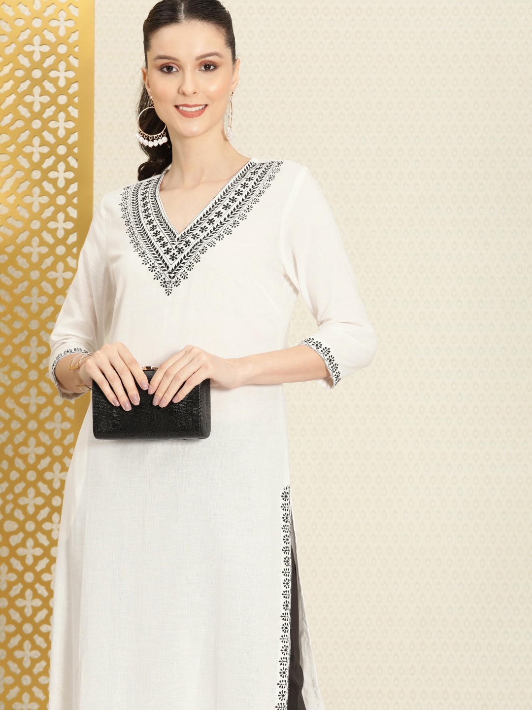

House of Pataudi Women White & Black Floral Embroidered Thread Work Rozana Kurta