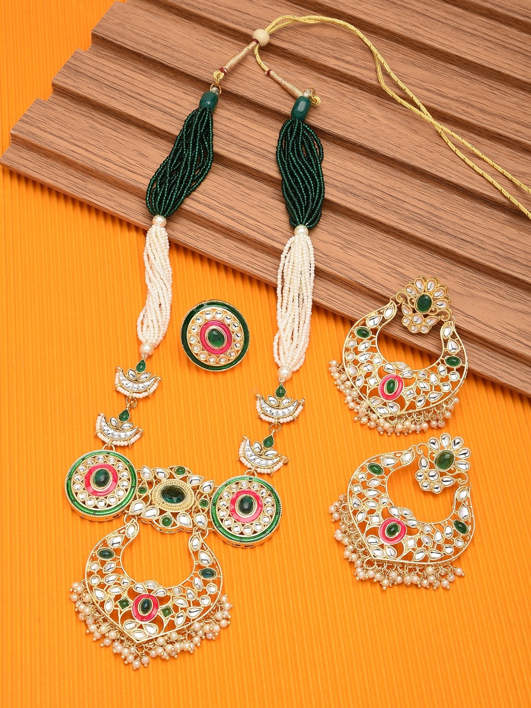 

Zaveri Pearls Gold-Plated Green & Pink Kundan-Studded & Beaded Traditional Jewellery Set