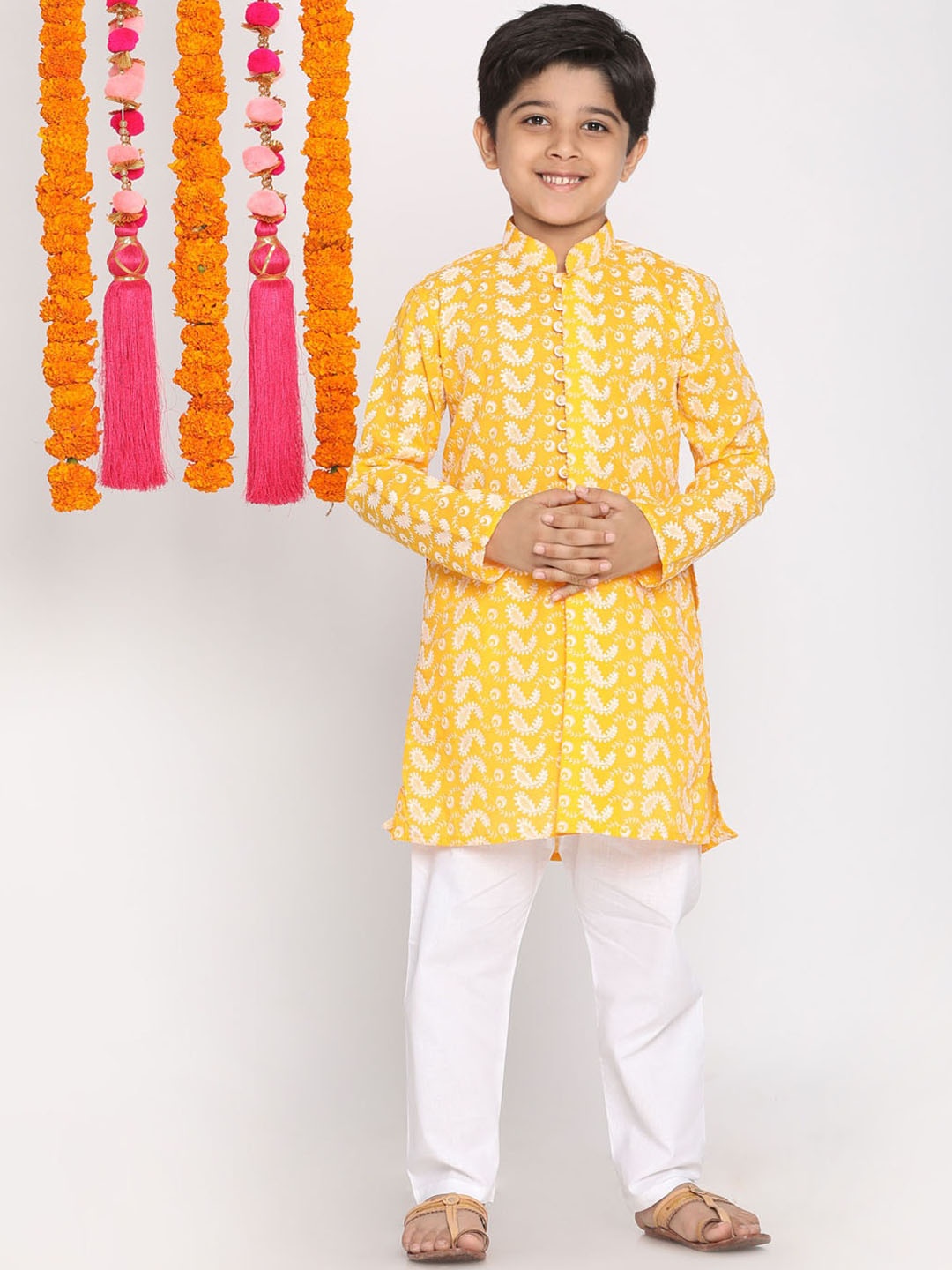

VASTRAMAY Boys Yellow & White Embroidered Chikankari Pure Cotton Kurta with Pyjamas