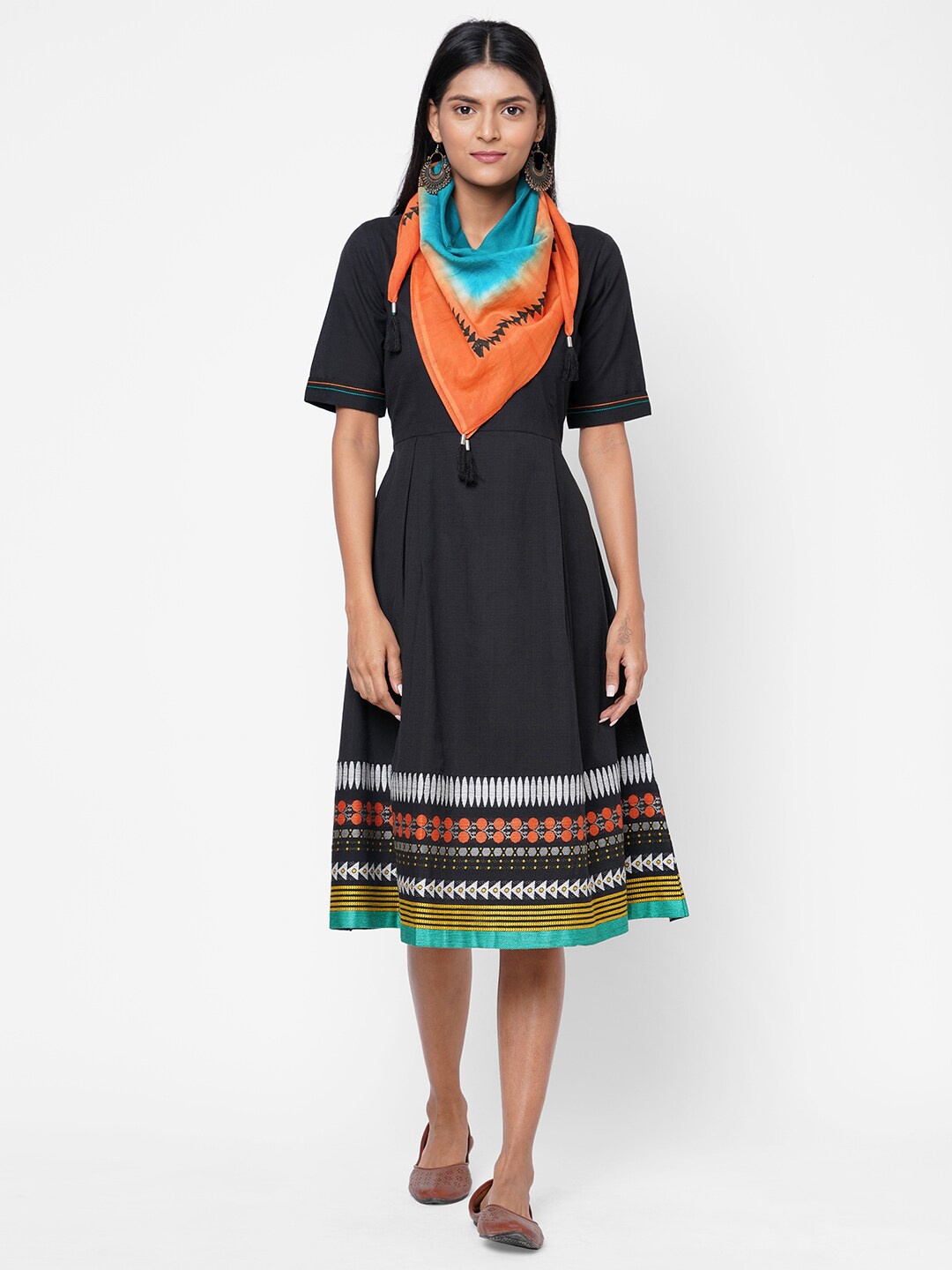 

KAMI KUBI Black & Orange Cotton Dress With Stole