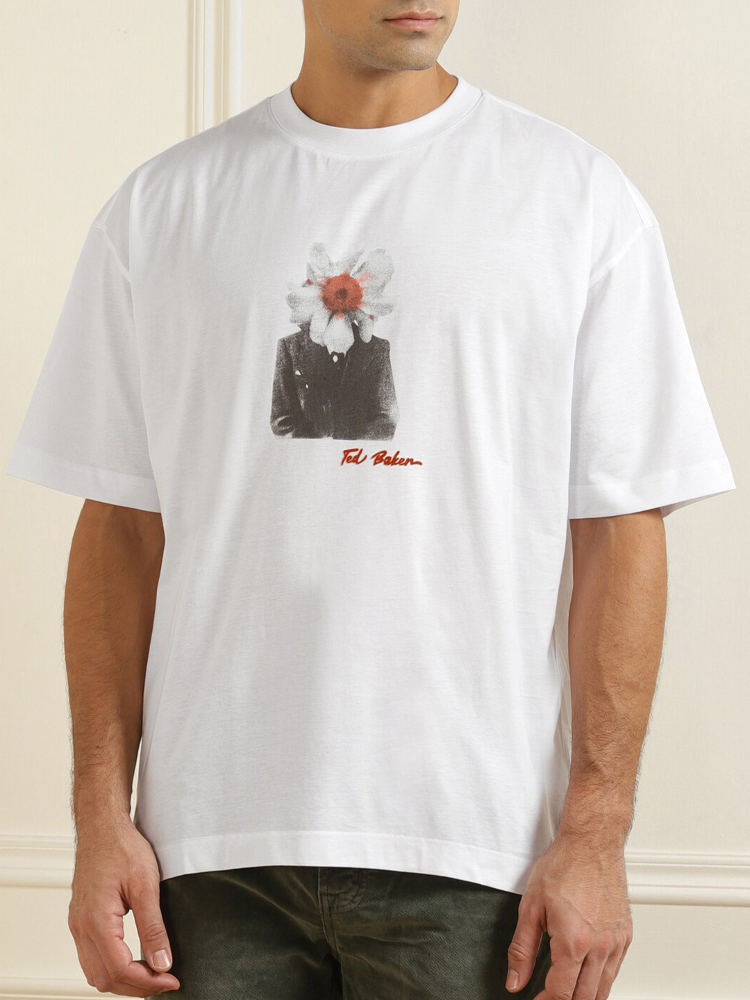 

Ted Baker Men White & Grey Printed Cotton T-shirt