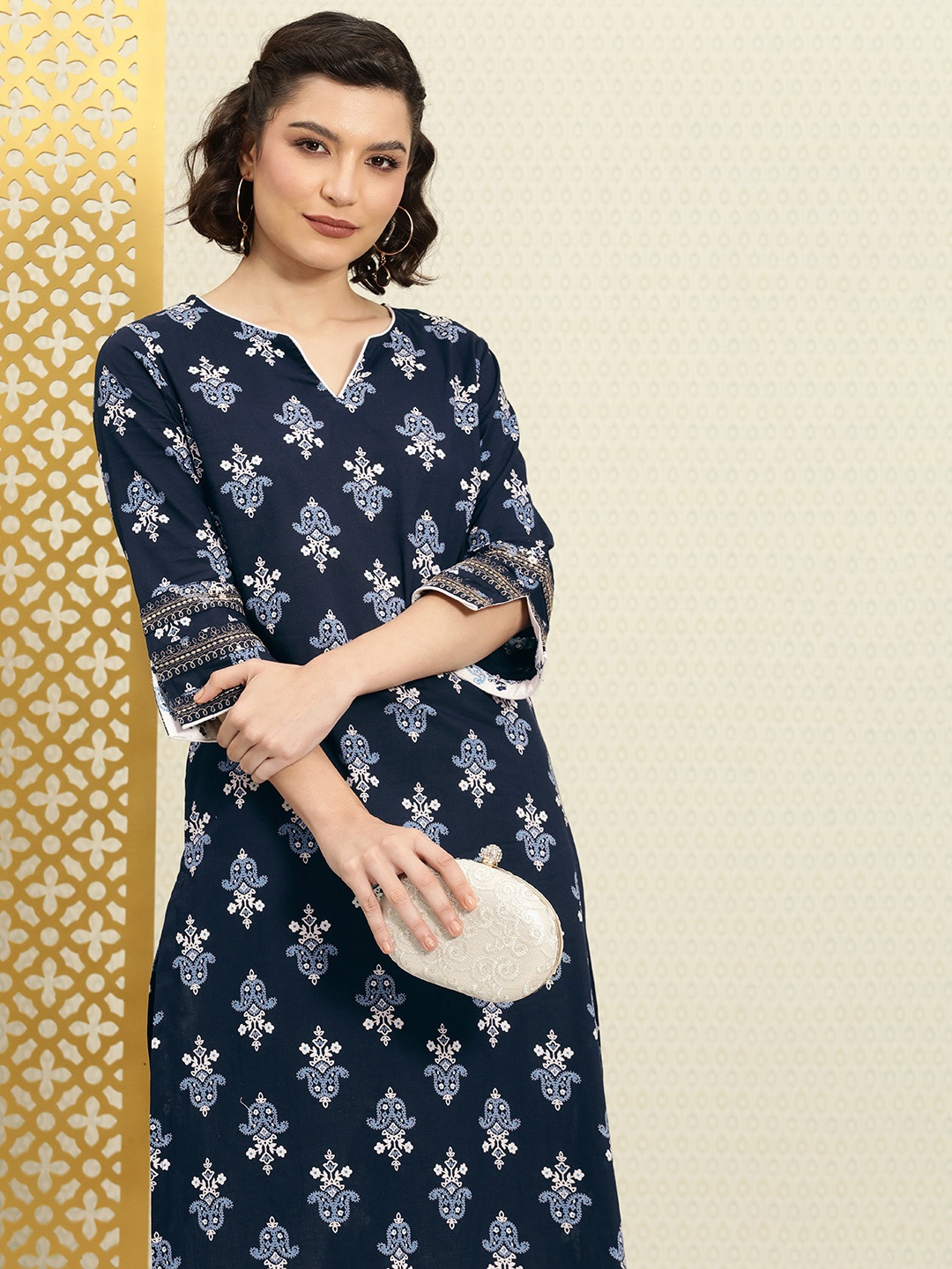 

House of Pataudi Women Navy Blue & White Printed Pure Cotton Rozana Straight Kurta