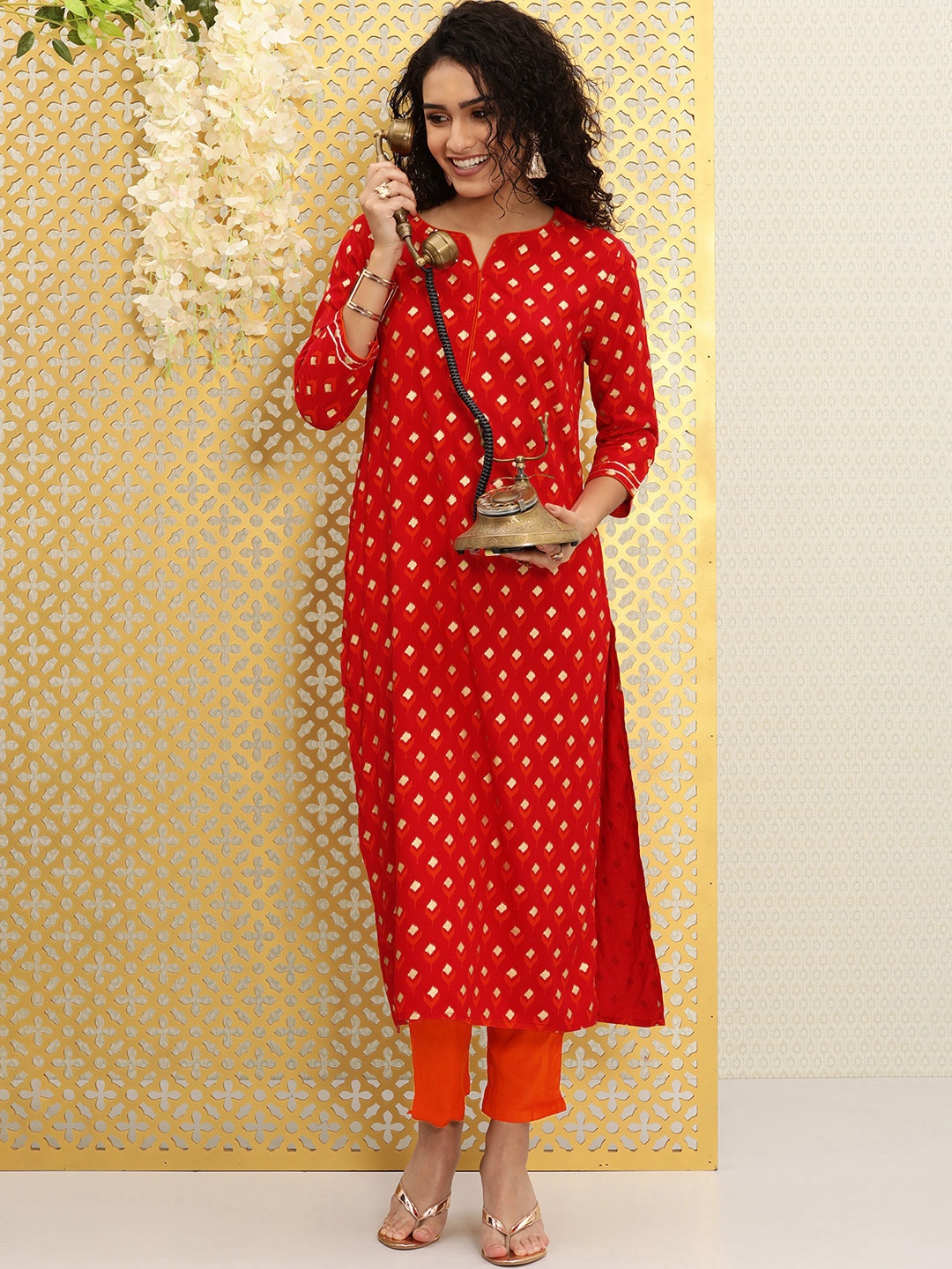 

Ode by House of Pataudi Women Red And Orange Ethnic Motifs Printed Kurta with Trousers