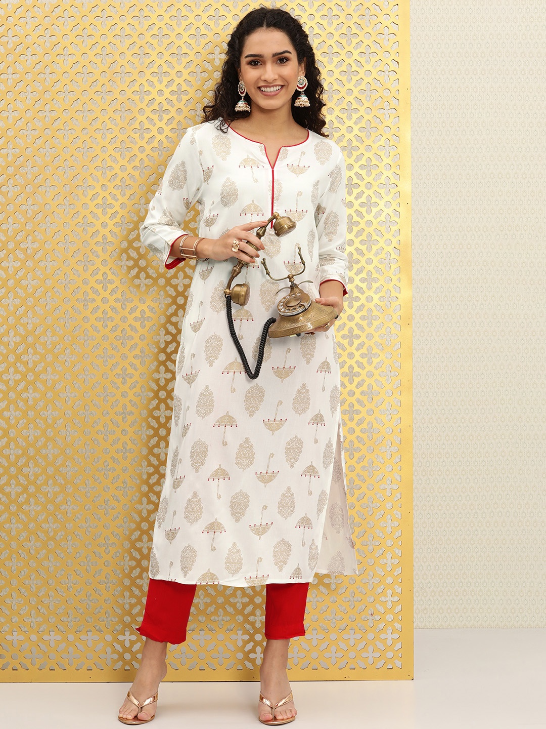 

Ode by House of Pataudi Women White Ethnic Motifs Printed Pure Cotton Kurta with Trousers